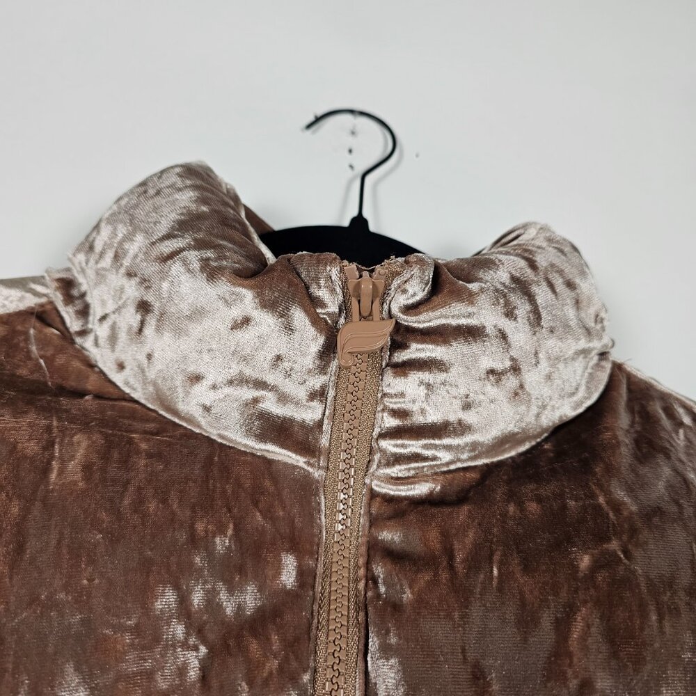 Fabletics Wander Crushed Velour Cropped Womens XS Full Zip Puffer Jacket - Picture 3 of 8